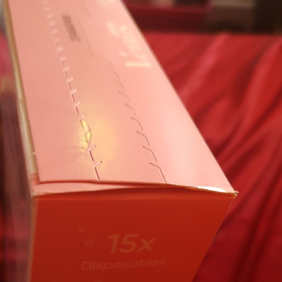 Gillette Venus Sensitive Plus Disposable Razors - Picture 6 of 7